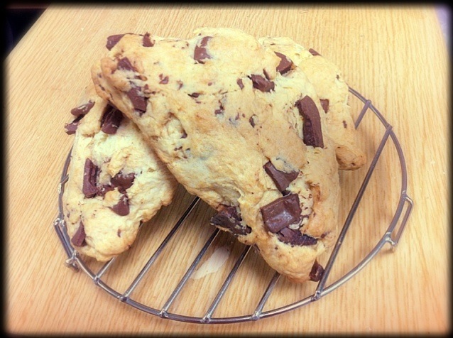 材料4つ！！スタバ風☆チョコスコーン