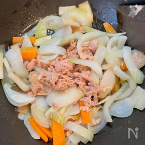 ツナと卵の焼きうどん お肉なしでもOK！