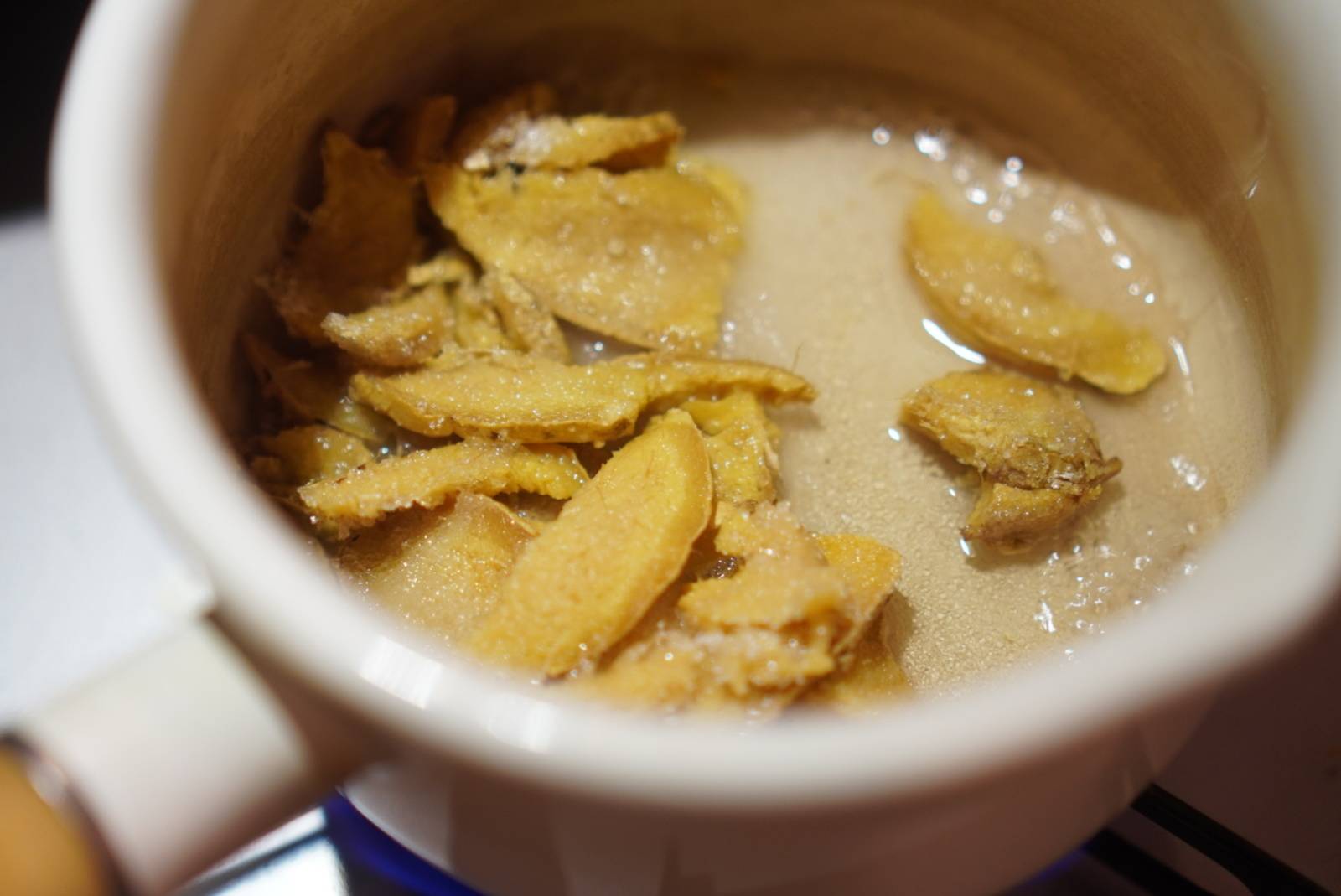 生姜を皮ごとすりおろすだけ！ 万能調味料「発酵しょうが」のつくり方おうちで発酵体験レシピ