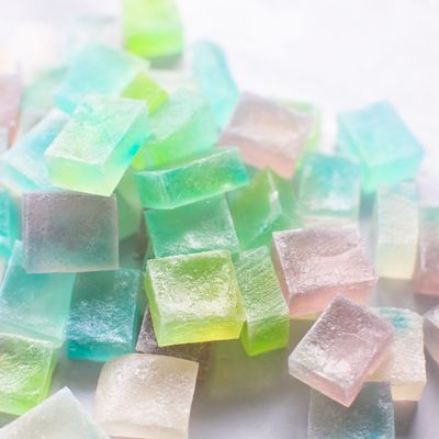 宝石みたい！ キラッキラの和菓子「琥珀糖」は自分でも作れます♪ – grapeグレイプ