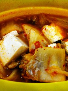 人気の定番おかず献立♪ 水菜と豆腐のキムチドレッシングサラダ