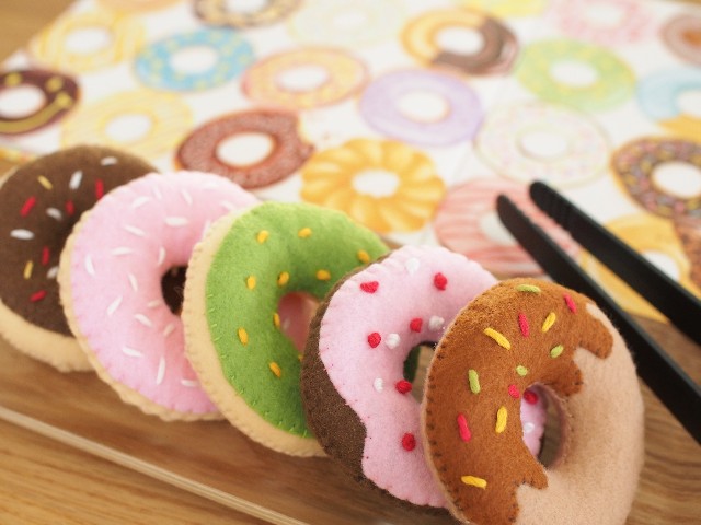 ＼縫い方のコツ , 今回の紐通しや, 過去のドーナツ、アイス、, キャンディ等を縫う時の, ちょっとしたコツです,フェルト手芸 ,フェルトままごと ,マメタロ見本紐通し