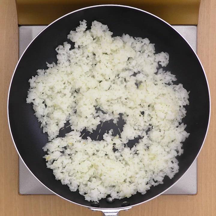 チューブ入りにんにくで！ガーリックライスのレシピセブンプレミアム公式