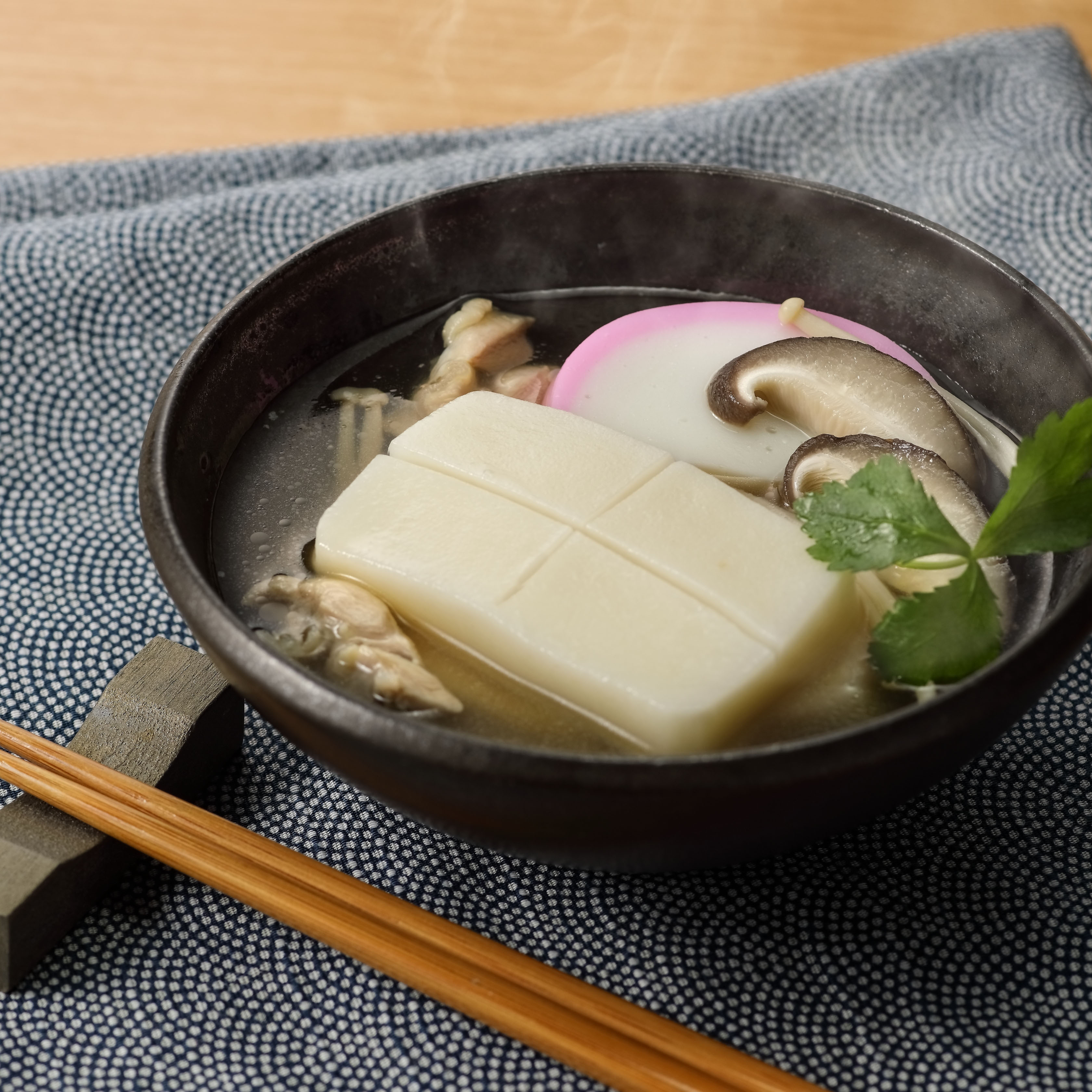 めんつゆで作る「お雑煮」のレシピ・作り方。ちょい足し味変も必見