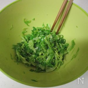 野菜ひとつ キャベツのエスニックサラダ