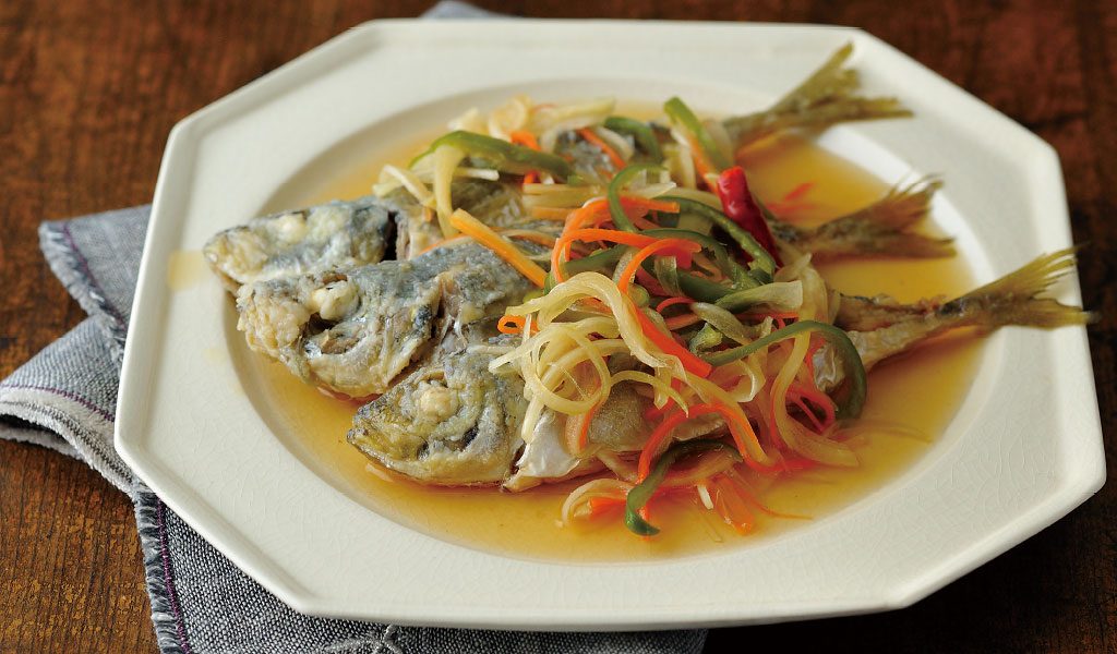 熱々で食べたい！小アジとアスパラガスの簡単アヒージョ 副菜 レシピ・作り方 - E・レシピ