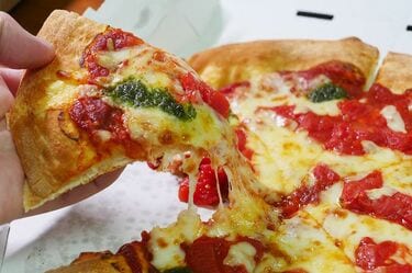 宅配ピザ 食のプロがガチ検証、ピザハット・ドミノピザ・ピザーラを徹底比較！「テリヤキ・マルゲリータ・ビーフ・エビ・チーズ」部門別5番勝負週刊女性PRIME