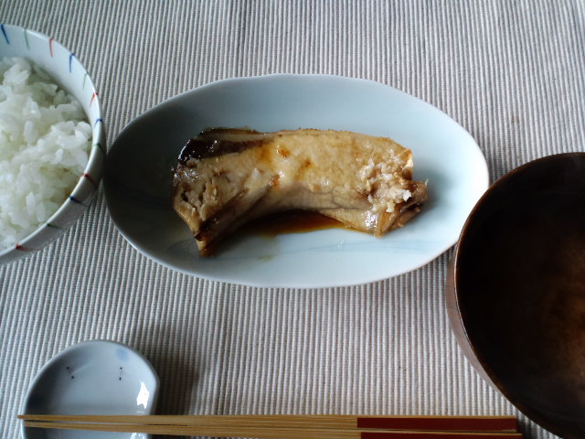 ズボラな我が家のブリの甘辛煮☆ レシピ・作り方 by レオ＊ - 楽天レシピ