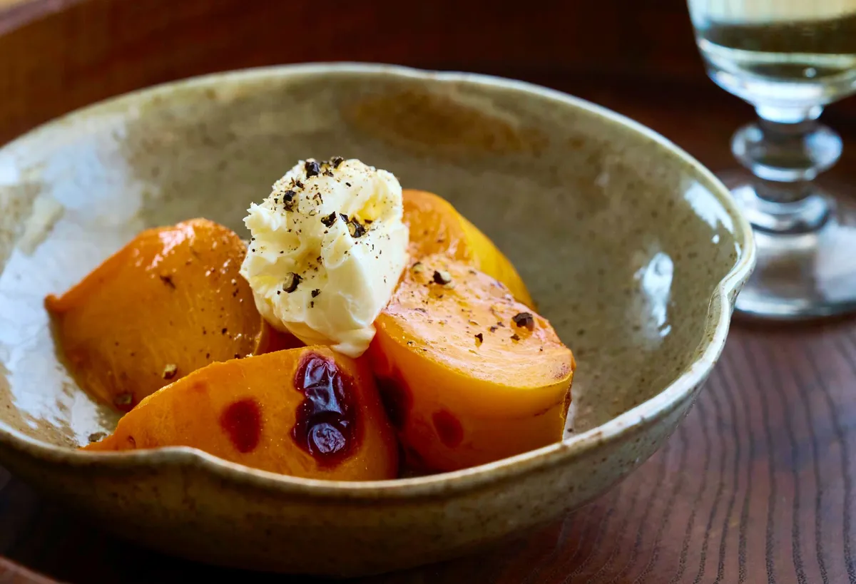 柿とチーズのカプレーゼ 重ねるだけのおしゃれおつまみ！おもてなしにもおすすめ♪macaroni マカロニ