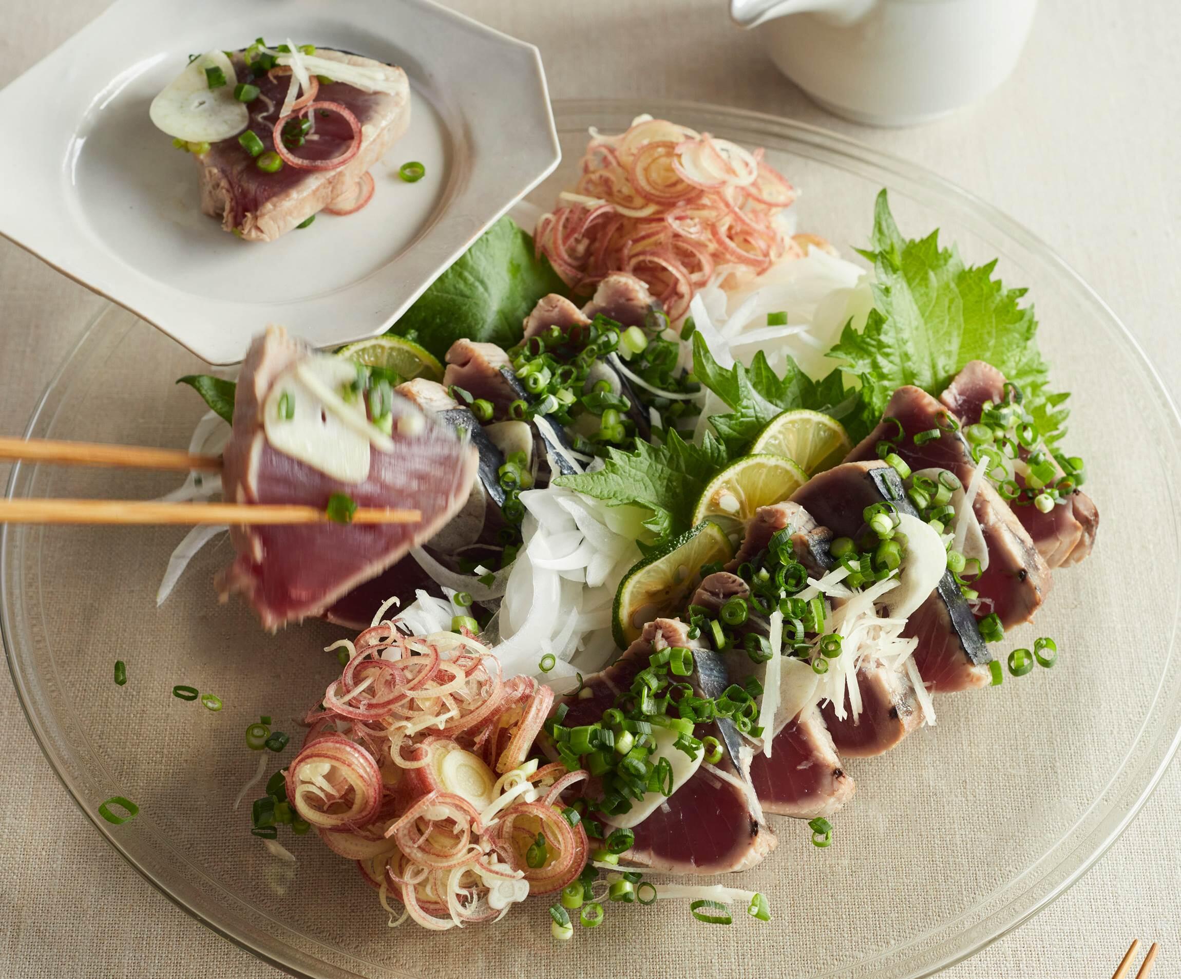 カツオのたたき 薬味たっぷりサラダ風職人醤油 - 醤油を使い分けると、食はもっと楽しくなる