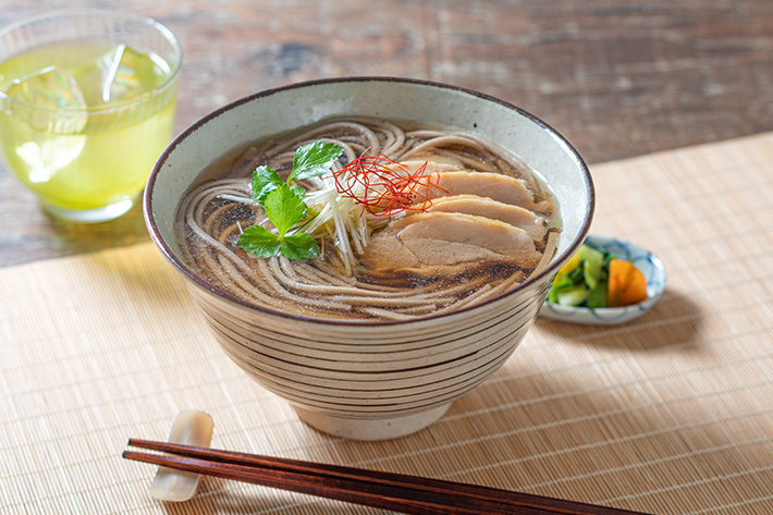 松月庵の夏季限定の冷やし山菜蕎麦│今日の下高井戸